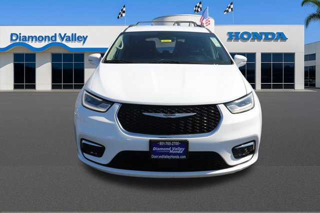 Used 2022 Chrysler Pacifica Touring-L FWD video 2