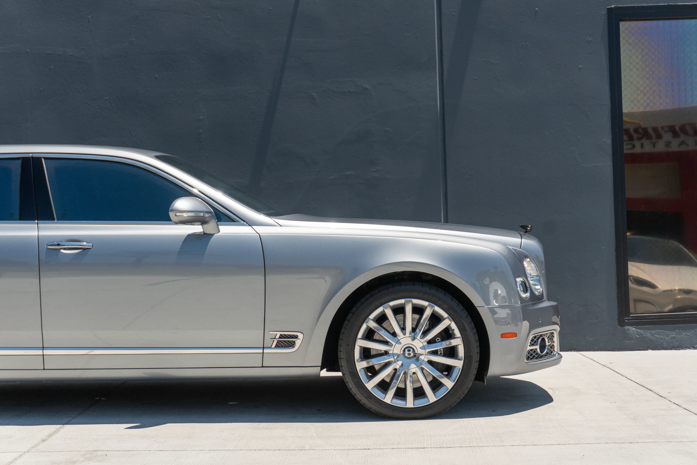 Used 2020 Bentley Mulsanne RWD image 38