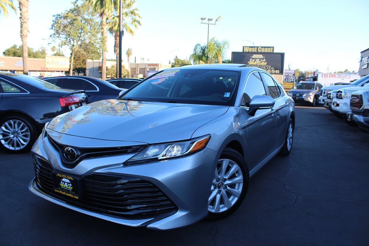 Used 2020 Toyota Camry LE FWD image 34