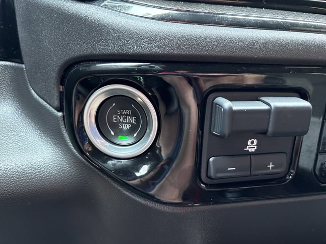 Used 2023 Chevrolet Silverado 1500 ZR2 image 23