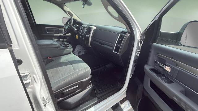Used 2018 RAM 3500 SLT AWD/4WD image 17