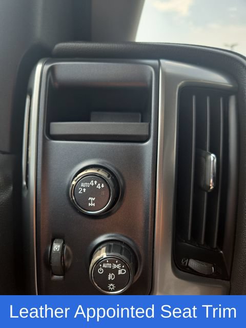 Used 2018 Chevrolet Silverado 1500 LTZ AWD/4WD image 34