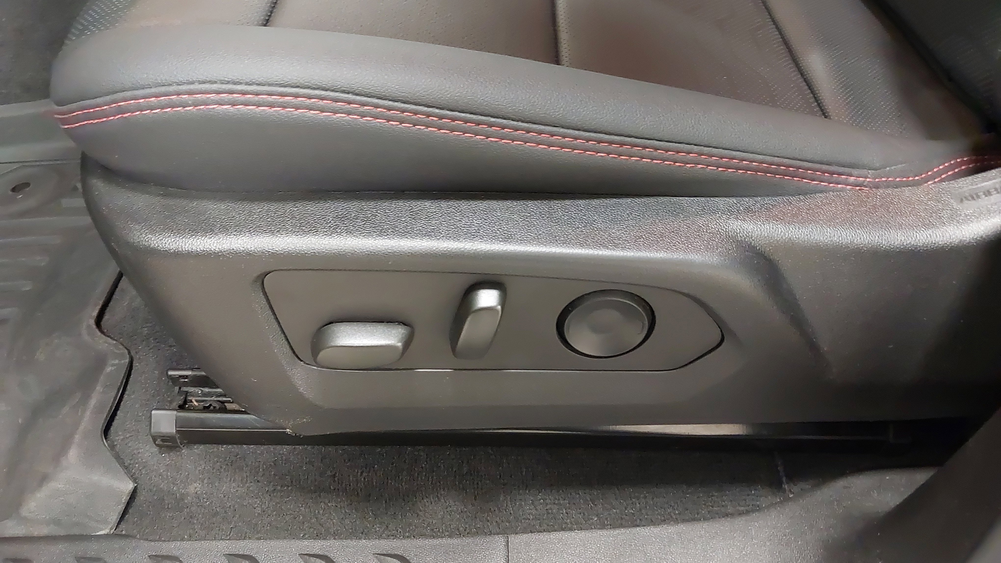 Used 2023 Chevrolet Colorado Z71 w/ Z71 Convenience Package 2 image 37