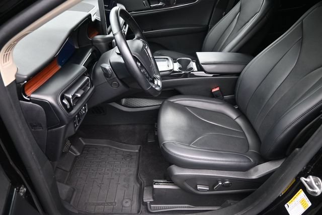 Used 2023 Lincoln Nautilus Reserve AWD/4WD image 10
