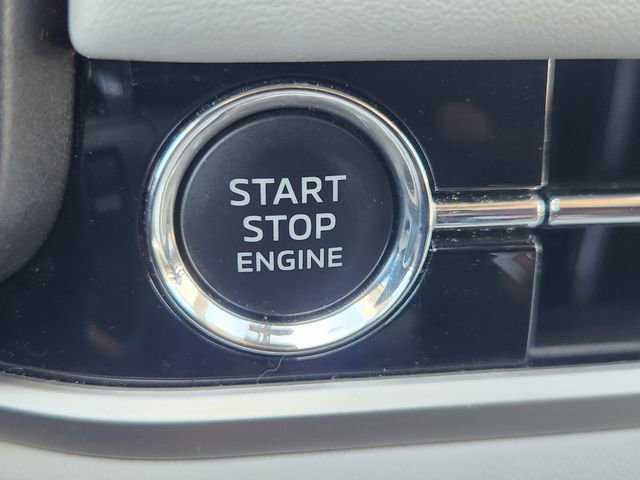 Used 2025 Mitsubishi Outlander SE image 20