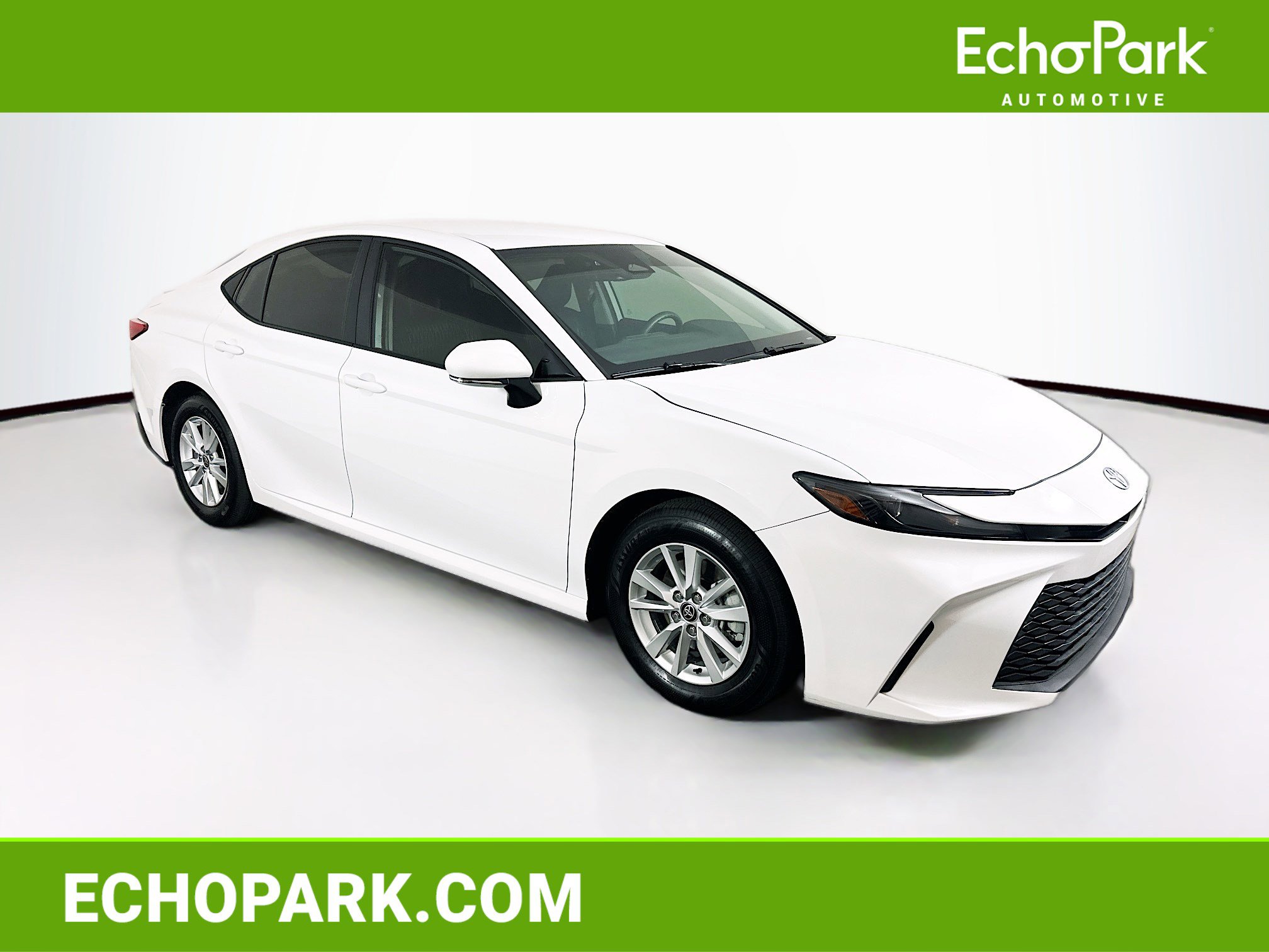Used 2025 Toyota Camry LE image 1