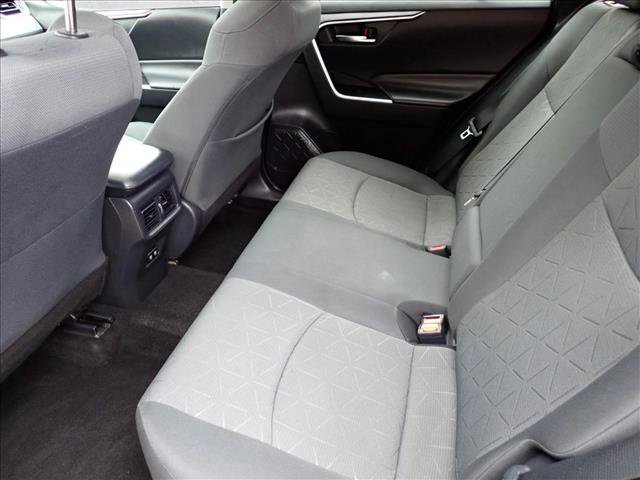Used 2021 Toyota RAV4 XLE w/ Convenience Package FWD image 7