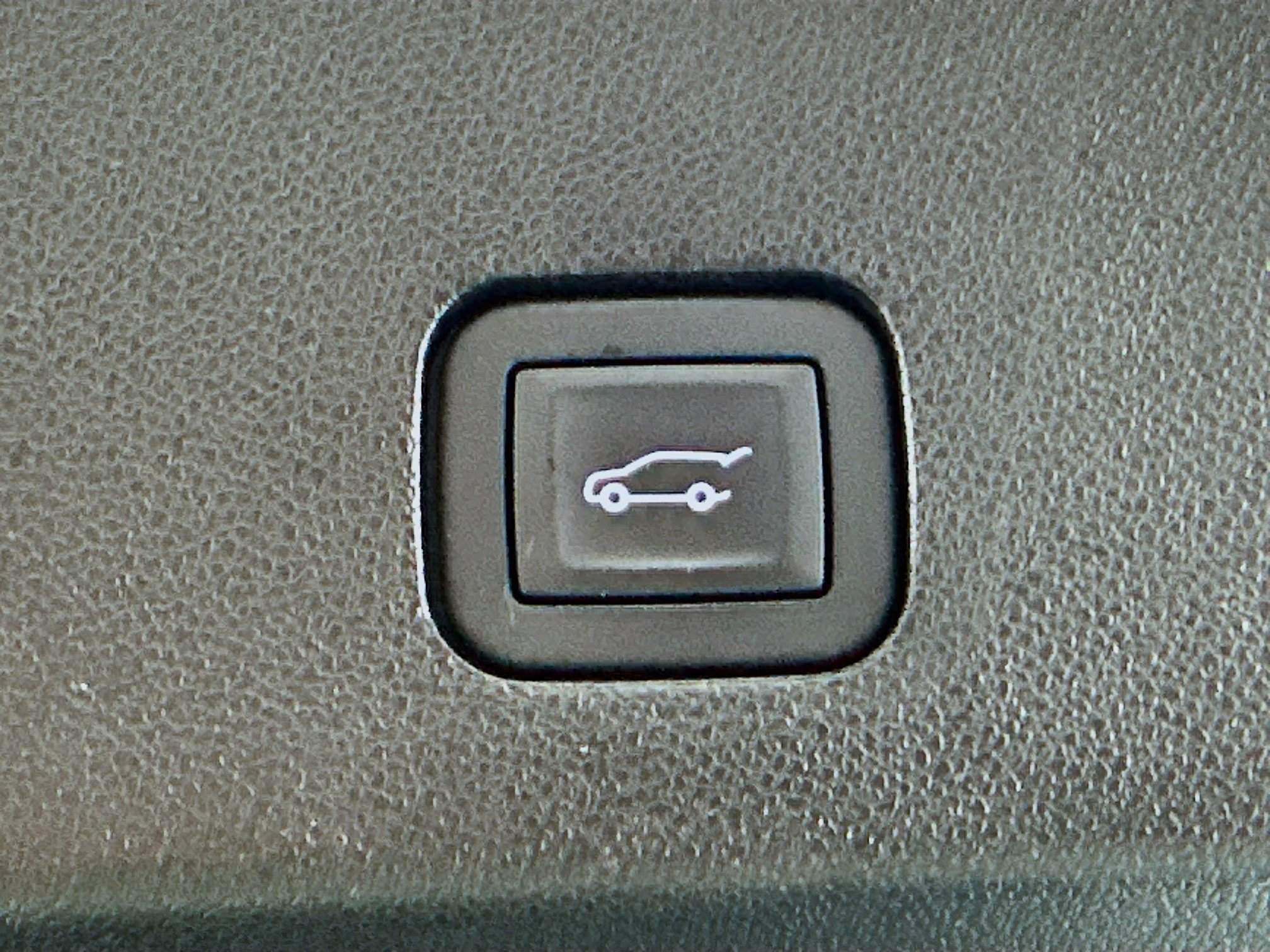 Used 2025 Cadillac XT6 Sport image 33