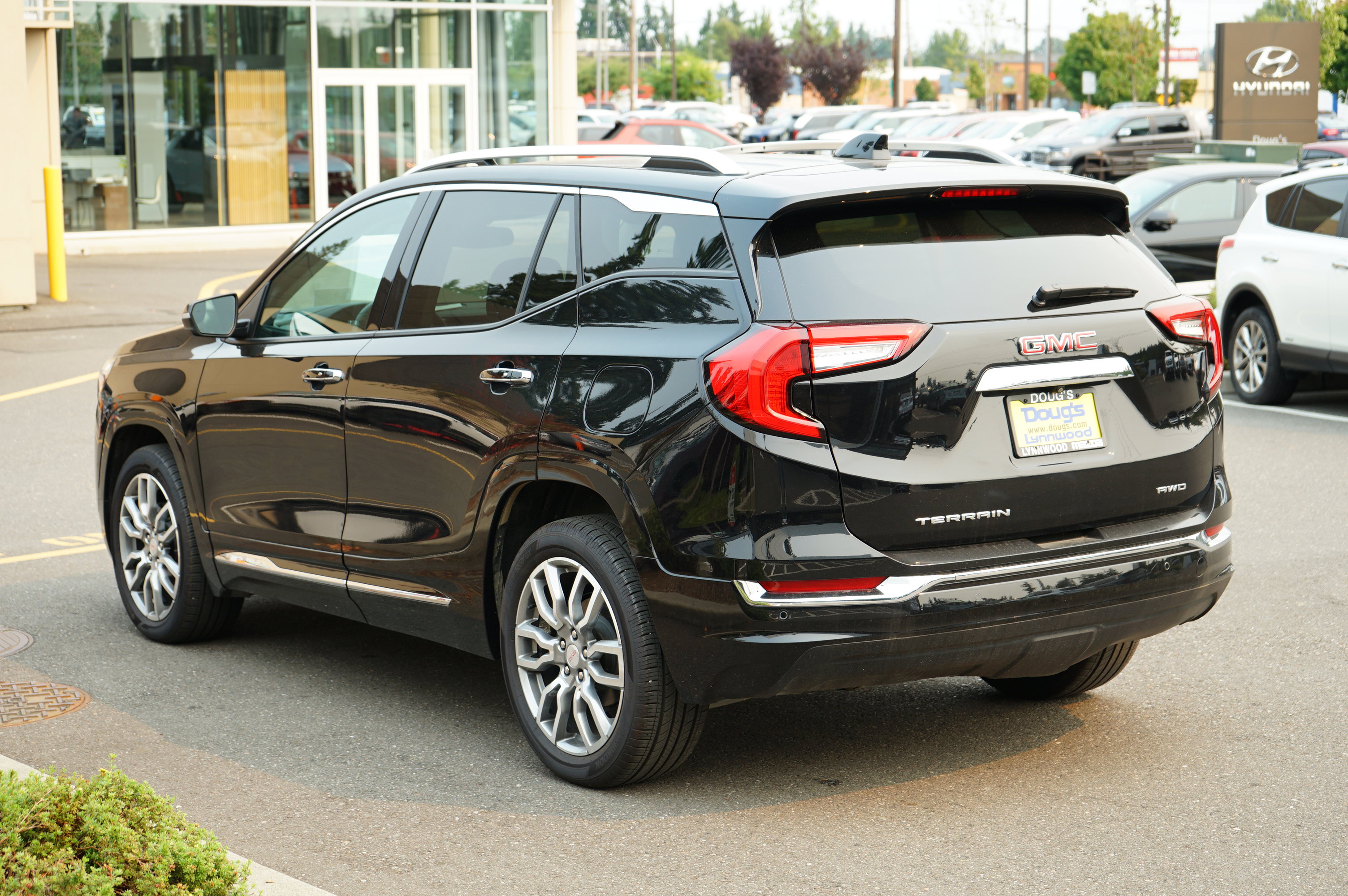 Used 2024 GMC Terrain Denali image 7