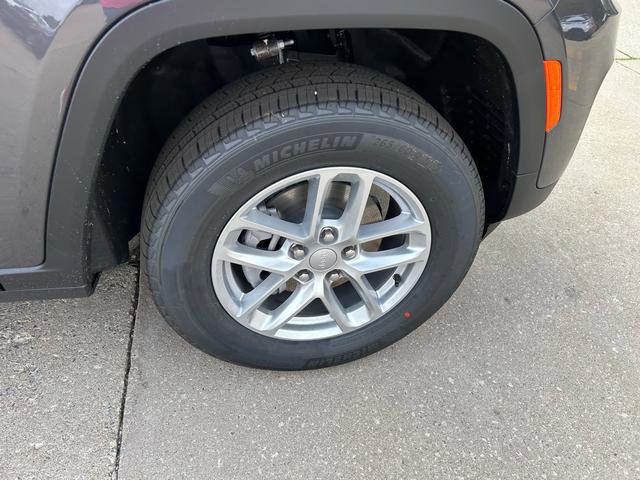 New 2025 Jeep Grand Cherokee 4WD image 24