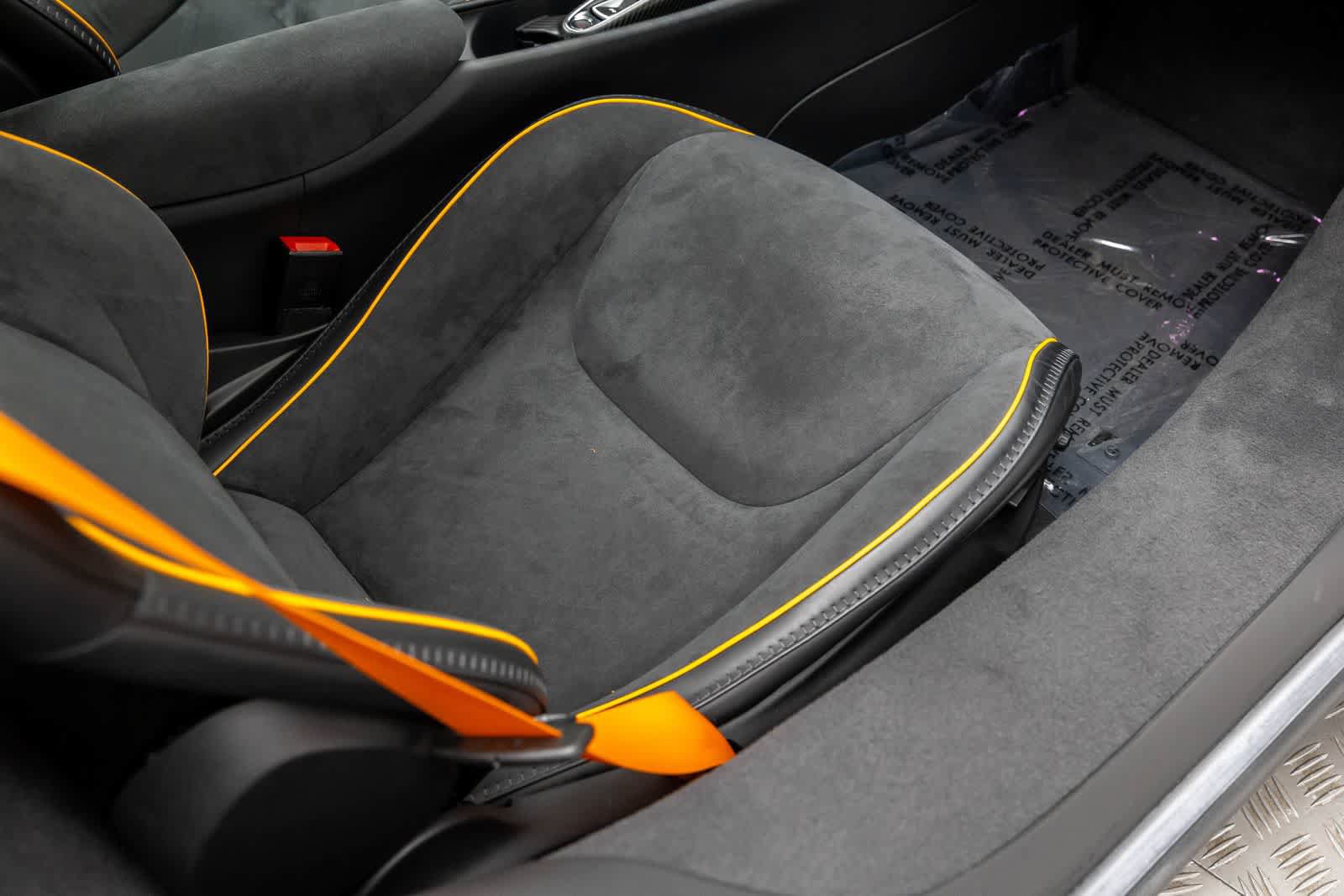 Used 2023 McLaren Artura RWD image 30