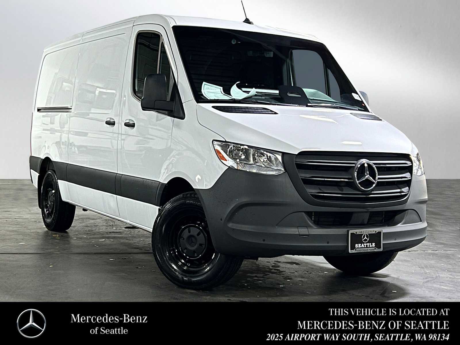 Used 2025 Mercedes-Benz Sprinter 2500 image 1