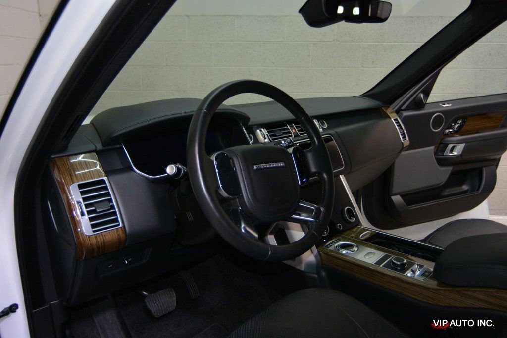 Used 2018 Land Rover Range Rover HSE image 11
