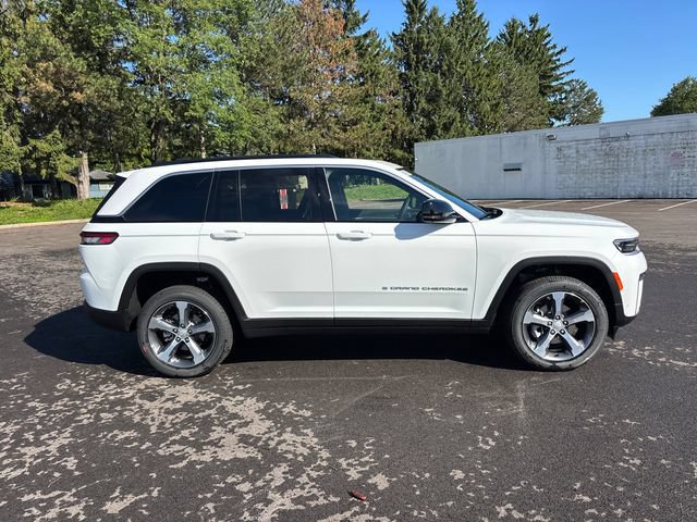 New 2026 Jeep Grand Cherokee Limited w/ Luxury Tech Group II AWD/4WD image 28