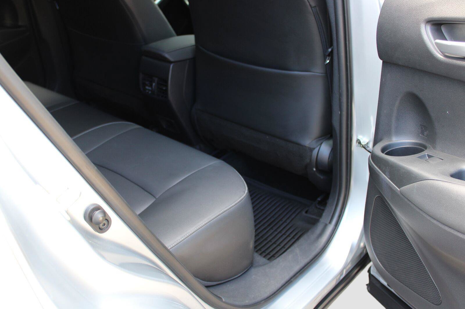 Used 2022 Toyota Corolla Cross XLE w/ Convenience Package FWD image 44