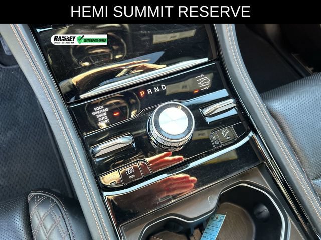 Used 2022 Jeep Grand Cherokee Summit AWD/4WD image 22