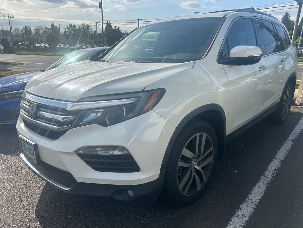 Used 2017 Honda Pilot Touring image 1