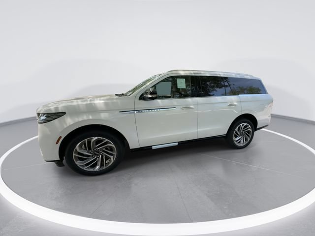 New 2027 Lincoln Navigator Reserve AWD/4WD image 5
