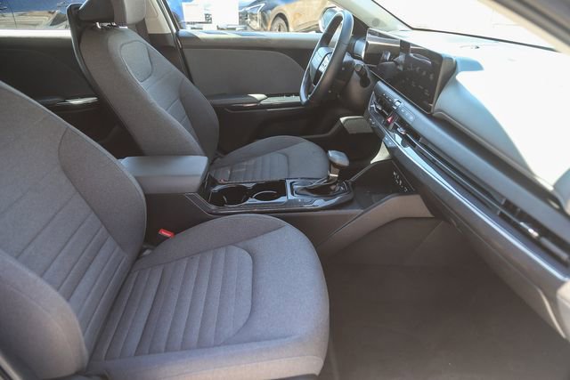 Used 2025 Kia K4 EX image 17