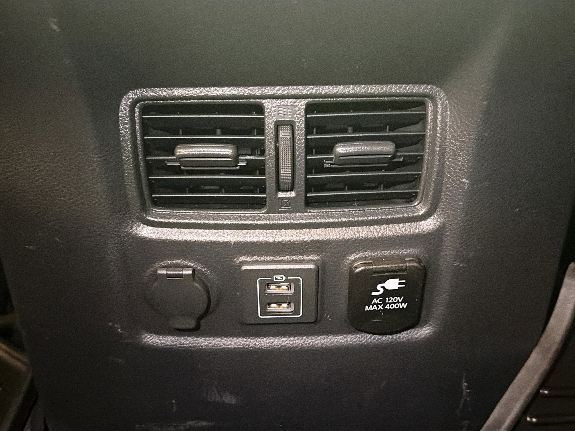 Used 2021 Nissan Titan SV w/ SV Convenience Package image 28