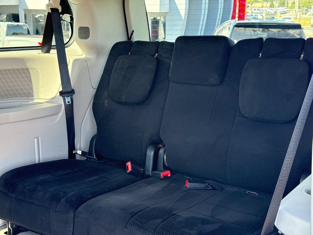 Used 2013 Dodge Grand Caravan SE FWD image 11