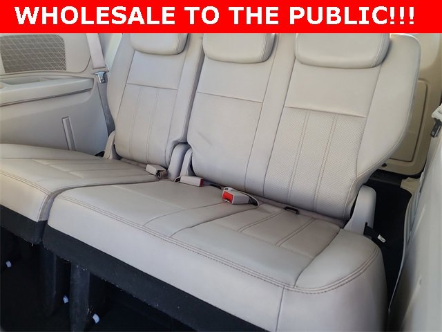 Used 2010 Chrysler Town & Country Touring image 15