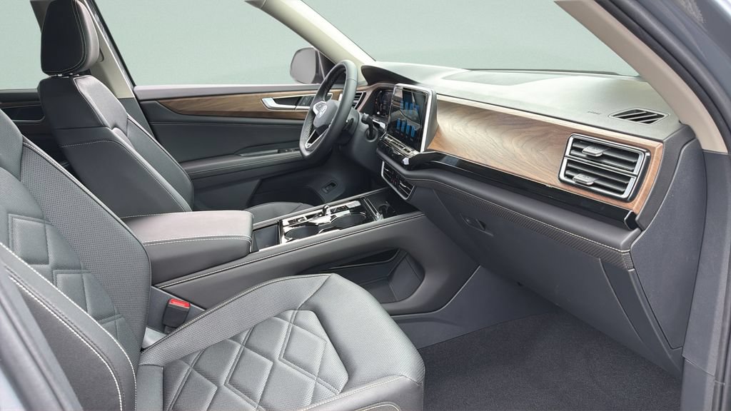 New 2026 Volkswagen Atlas SE FWD image 33