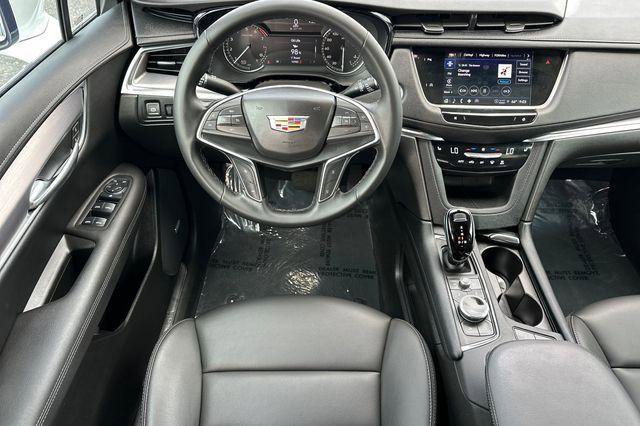 Certified 2025 Cadillac XT5 Luxury FWD image 15