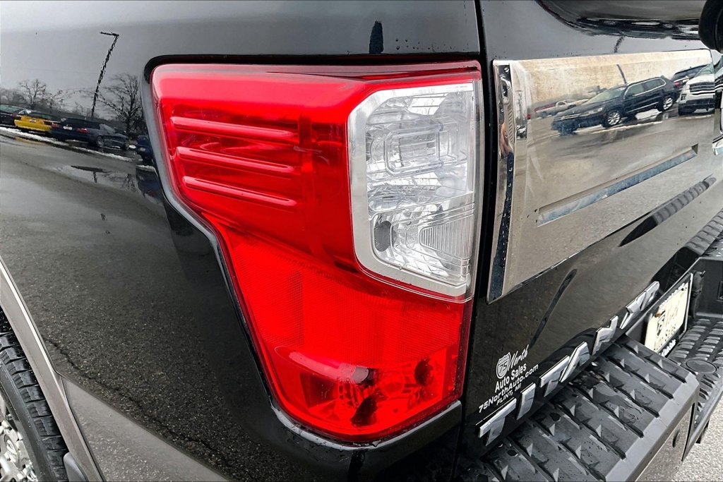 Used 2018 Nissan Titan Platinum Reserve AWD/4WD image 24