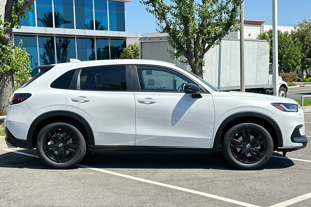 New 2026 Honda HR-V Sport image 3