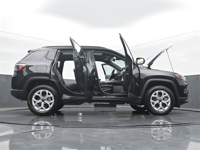 New 2025 Jeep Compass Latitude w/ Sun & Sound Group image 61