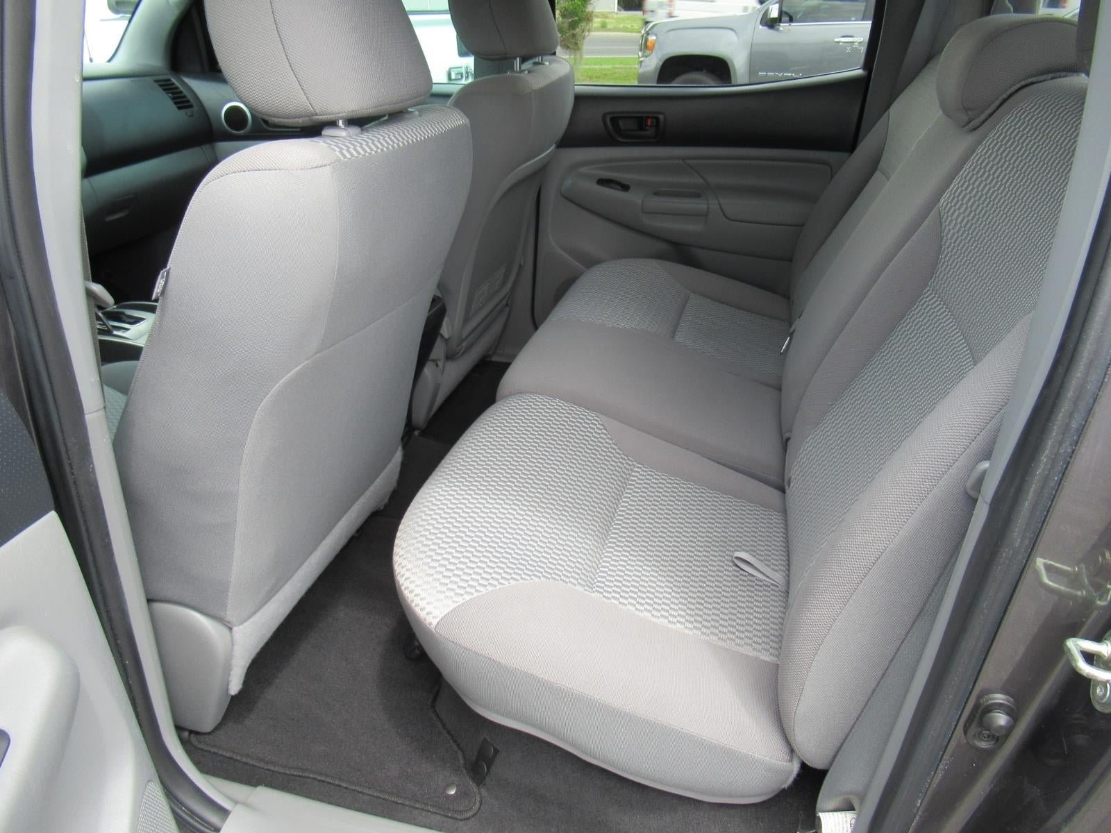 Used 2014 Toyota Tacoma PreRunner w/ SR5 Package RWD image 29