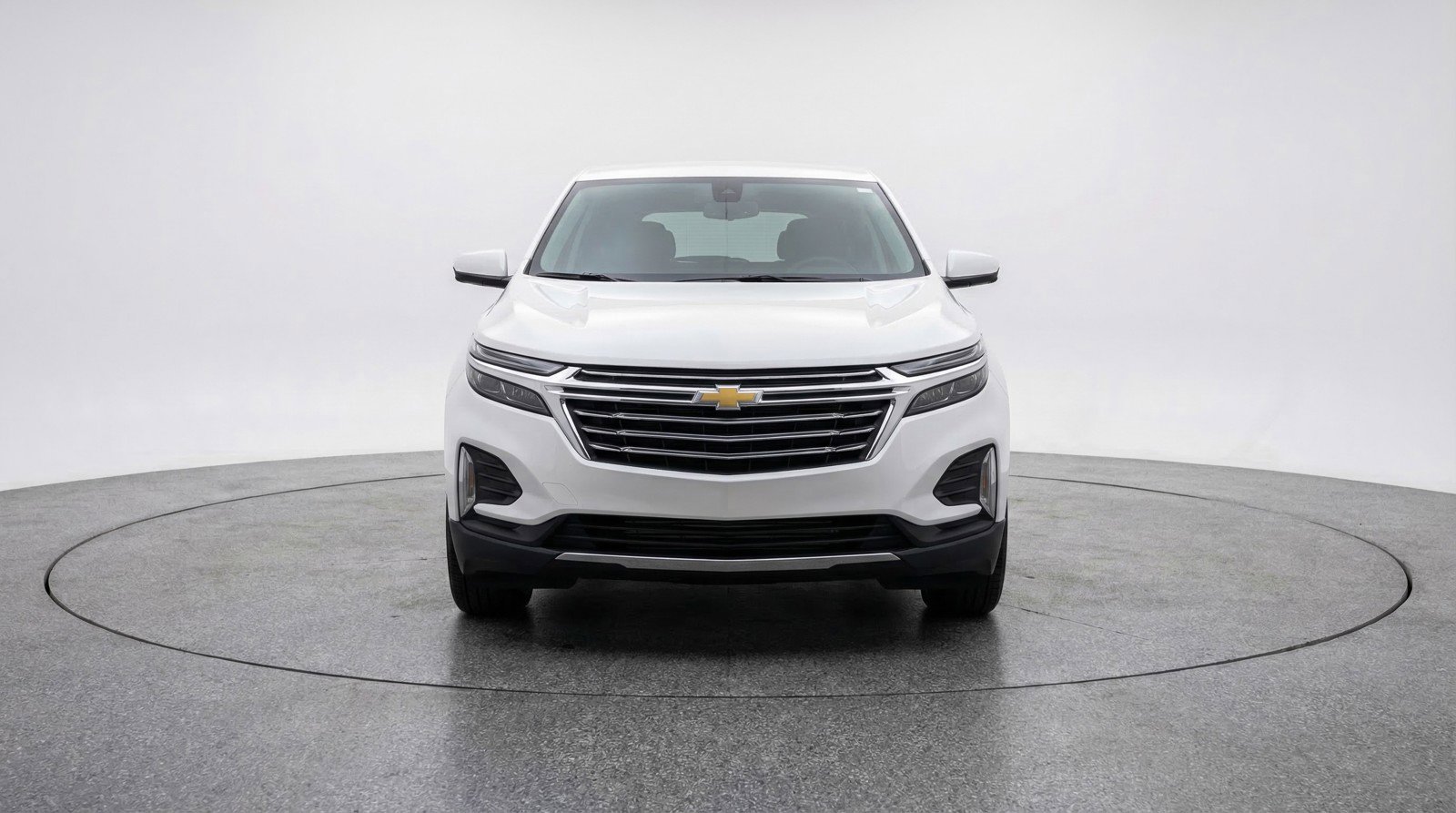 Used 2025 Chevrolet Equinox LT image 2