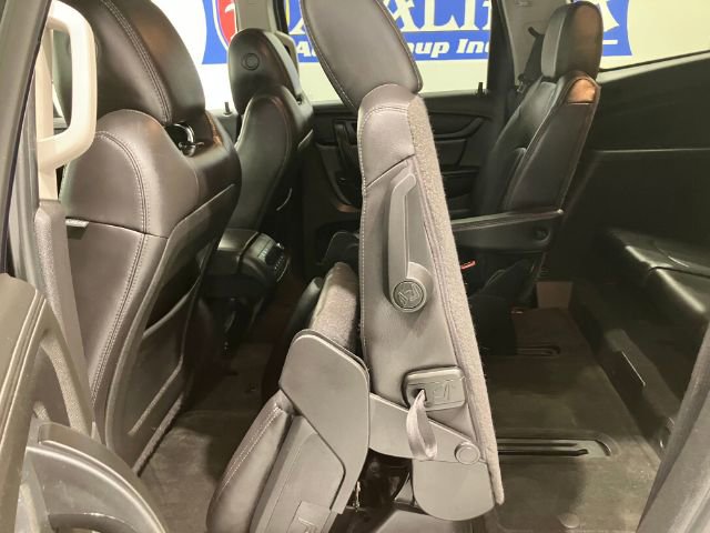 Used 2017 Chevrolet Traverse LT image 35