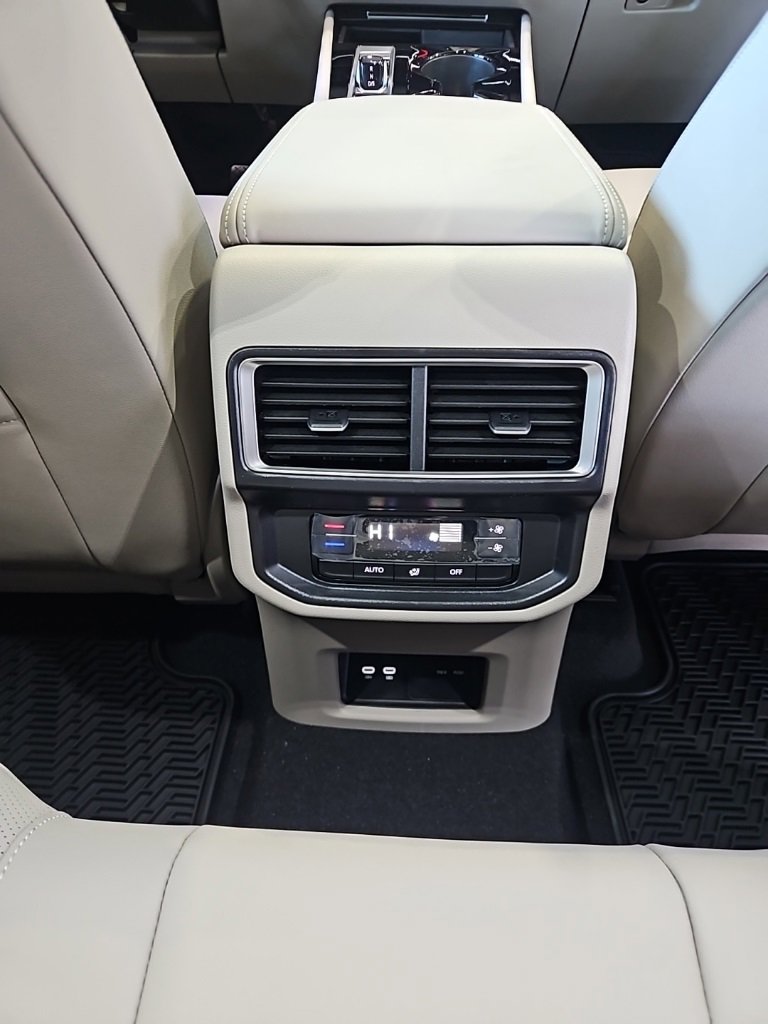 New 2026 Volkswagen Atlas SE image 18