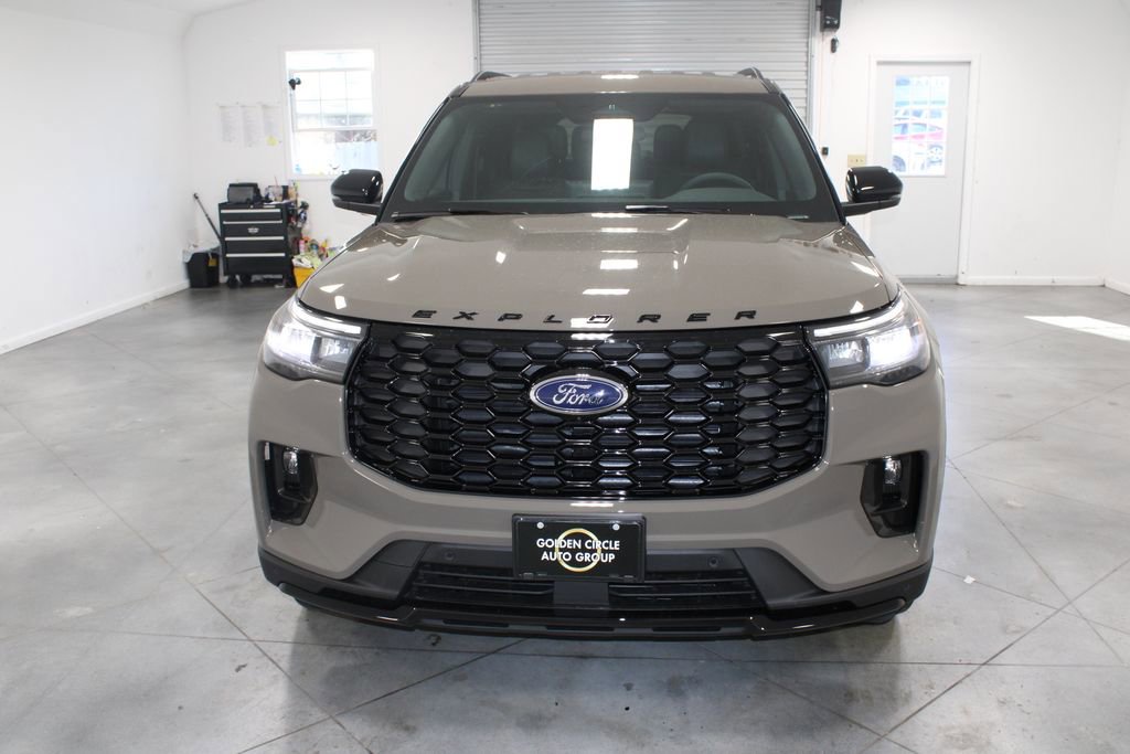 New 2026 Ford Explorer ST-Line image 2