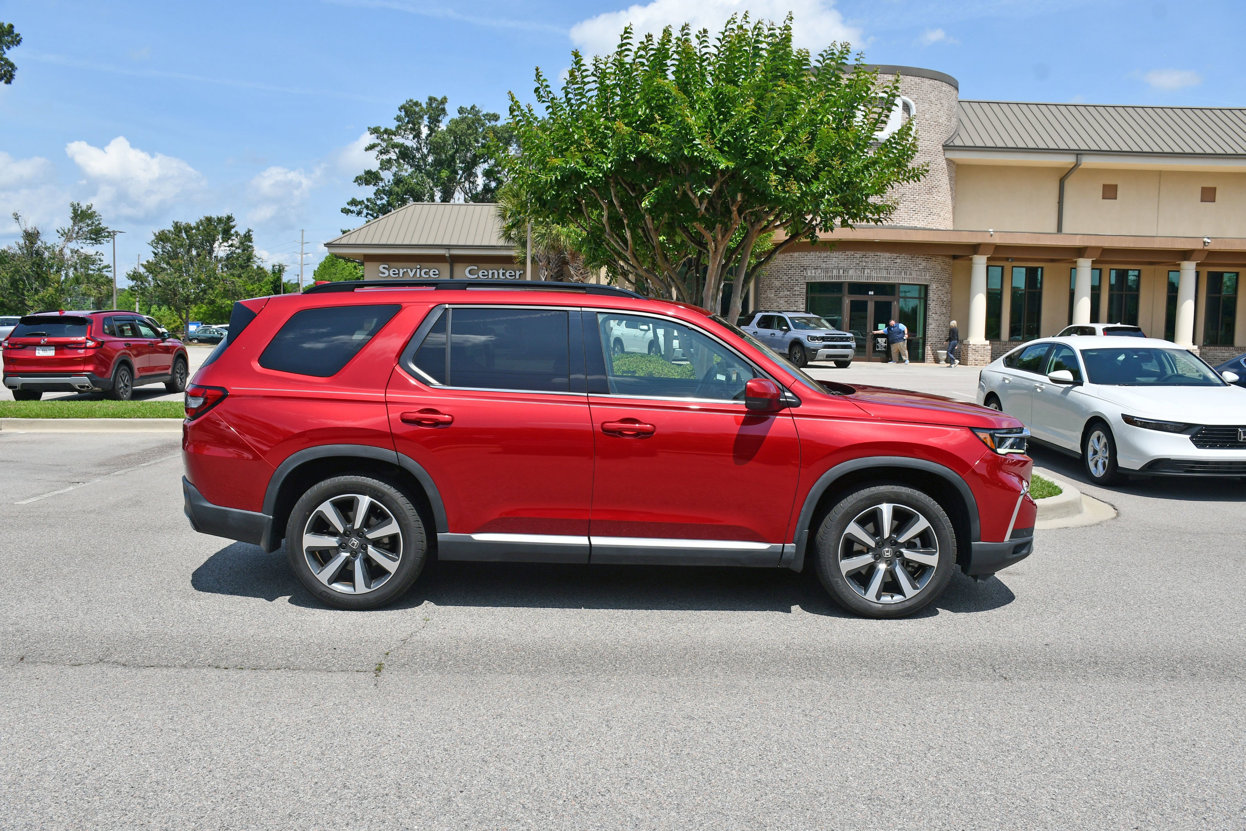 Used 2024 Honda Pilot Touring image 5