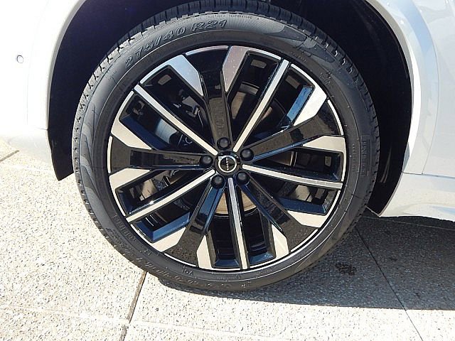 New 2026 Volvo XC90 B6 Ultra w/ Protection Package Premier image 11
