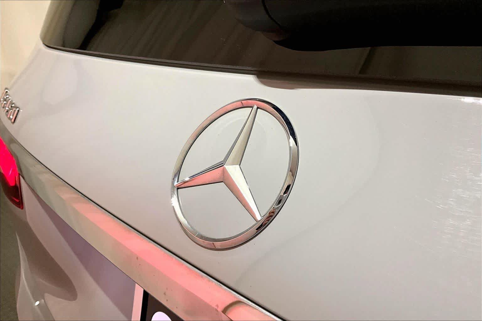 Used 2024 Mercedes-Benz GLS 450 4MATIC image 32