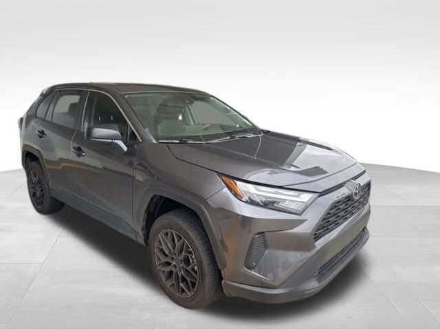 Used 2023 Toyota RAV4 LE image 4