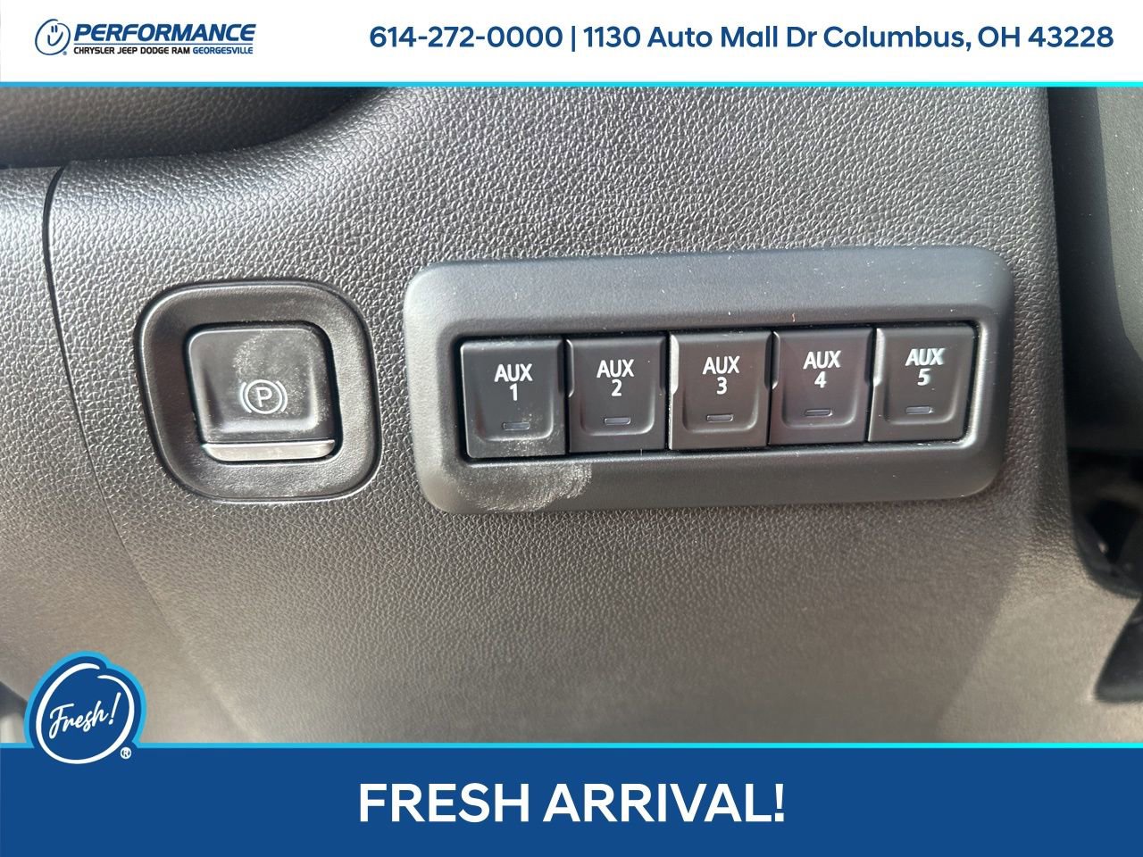 Used 2024 GMC Sierra 2500 Pro w/ Convenience Package image 14