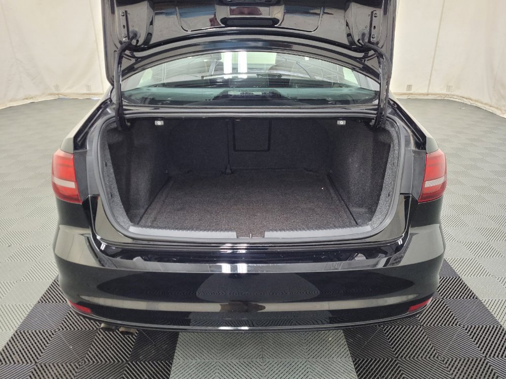 Used 2018 Volkswagen Jetta Sport FWD image 29