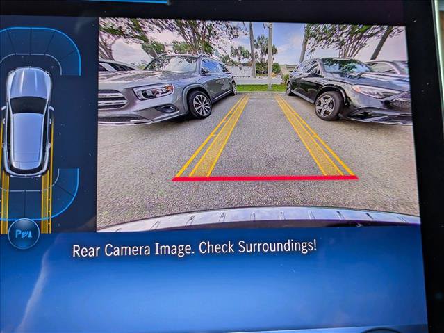 Used 2025 Mercedes-Benz GLC 300 4MATIC image 14