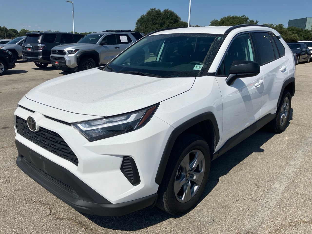 Used 2025 Toyota RAV4 LE AWD/4WD image 3