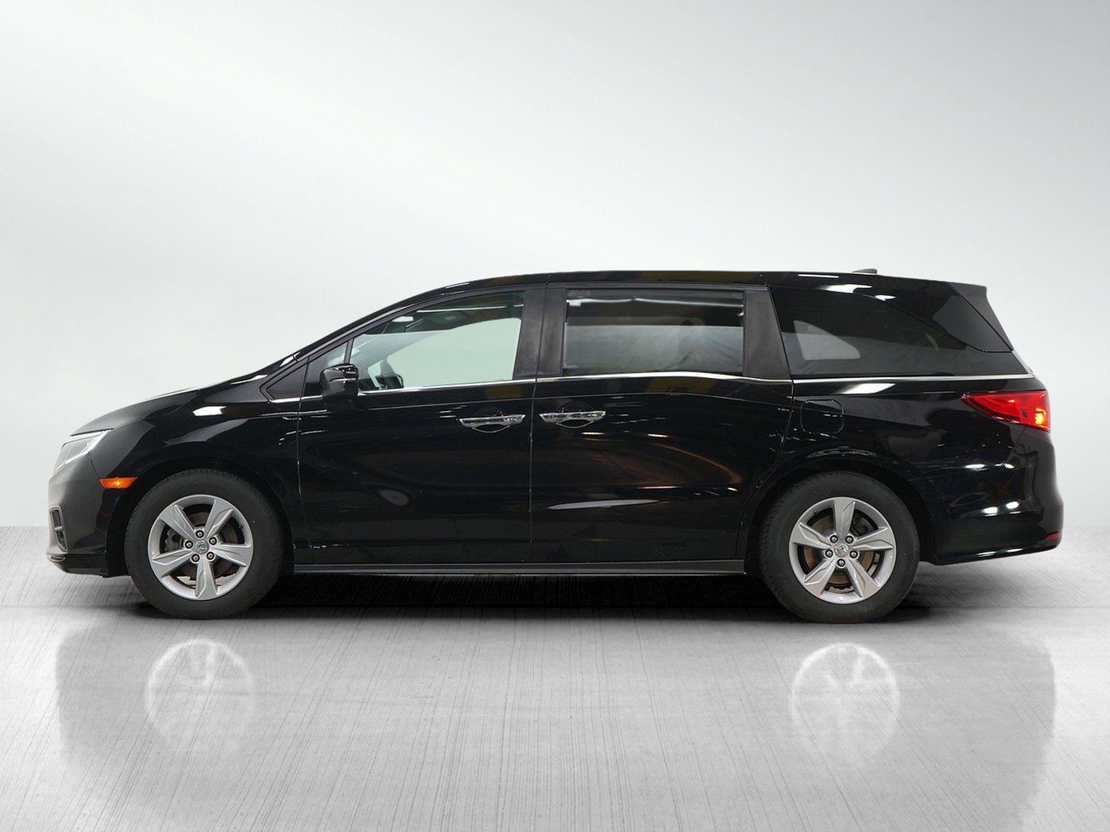 Used 2019 Honda Odyssey EX image 2