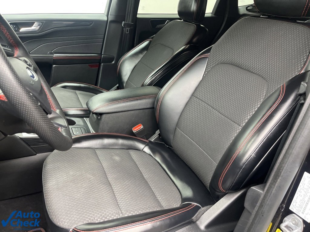 Used 2023 Ford Escape ST-Line image 18