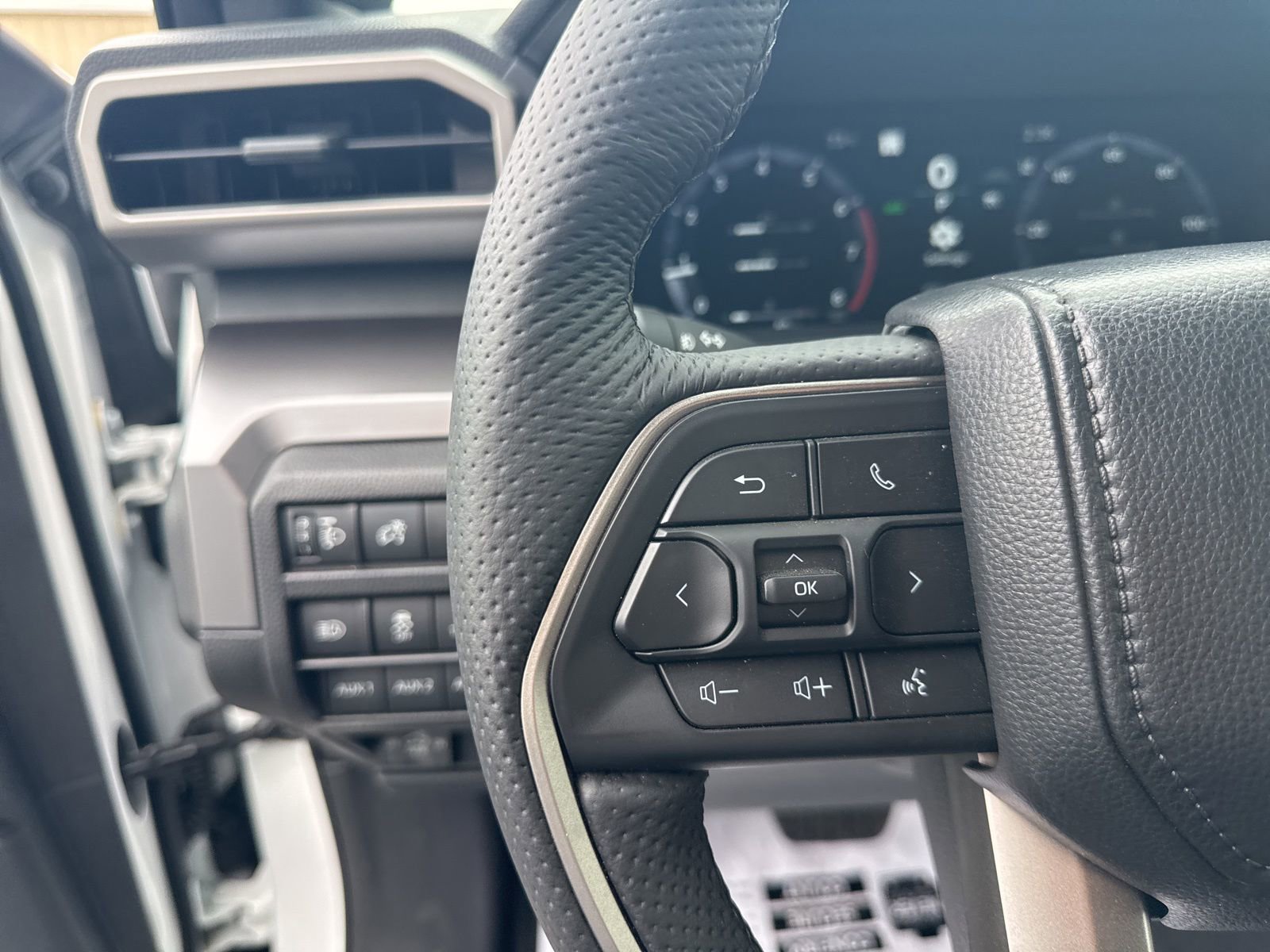 New 2025 Toyota Tacoma TRD Off-Road AWD/4WD image 17