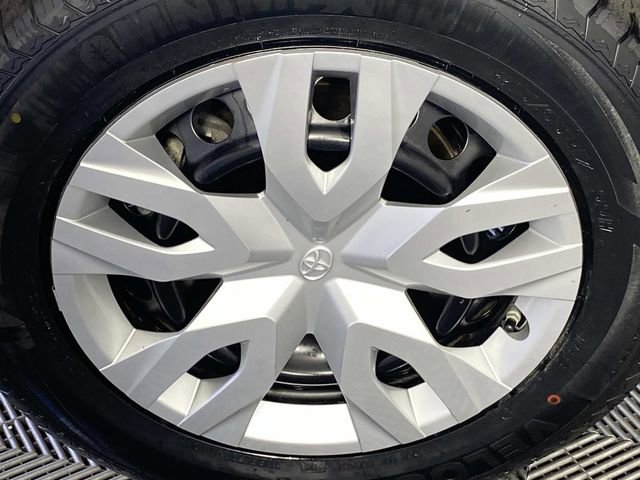 Used 2025 Toyota Corolla Cross L AWD/4WD image 28
