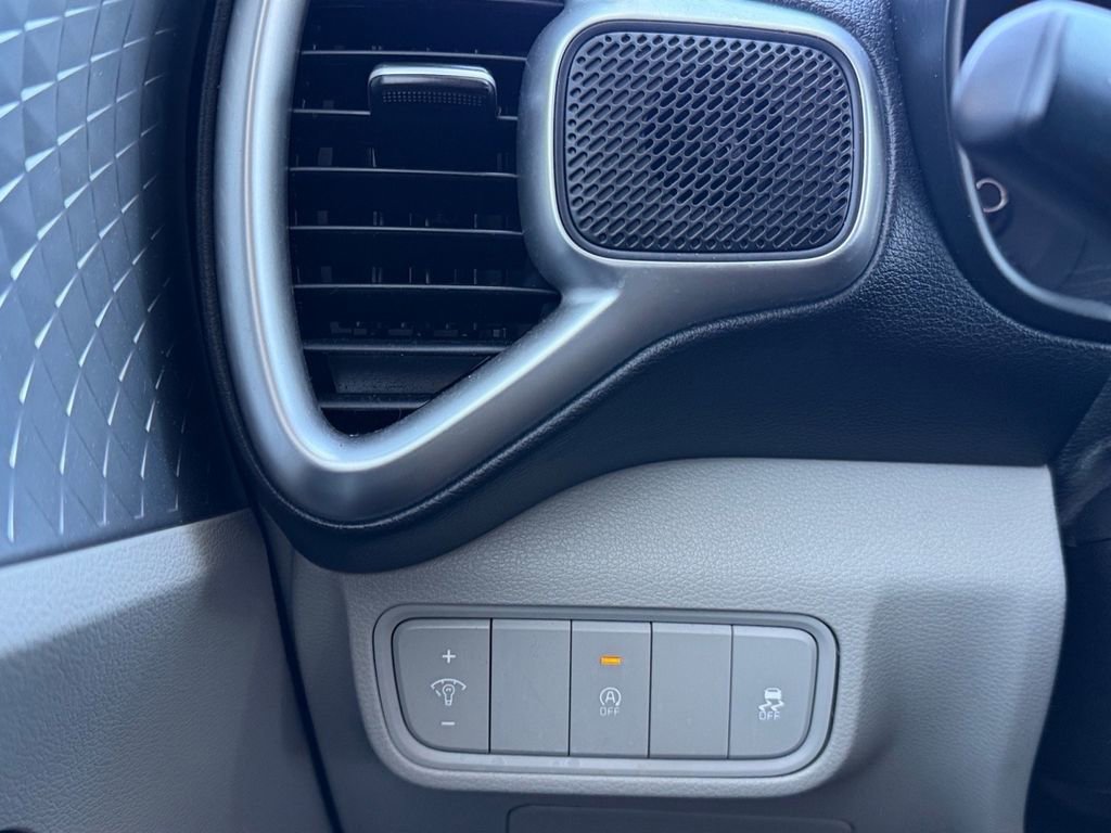 Used 2020 Kia Soul LX image 18