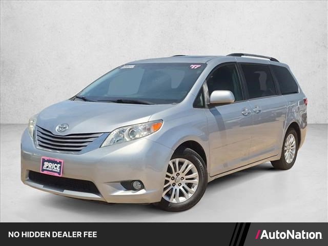 Used 2017 Toyota Sienna XLE w/ XLE Navigation Package FWD video 1